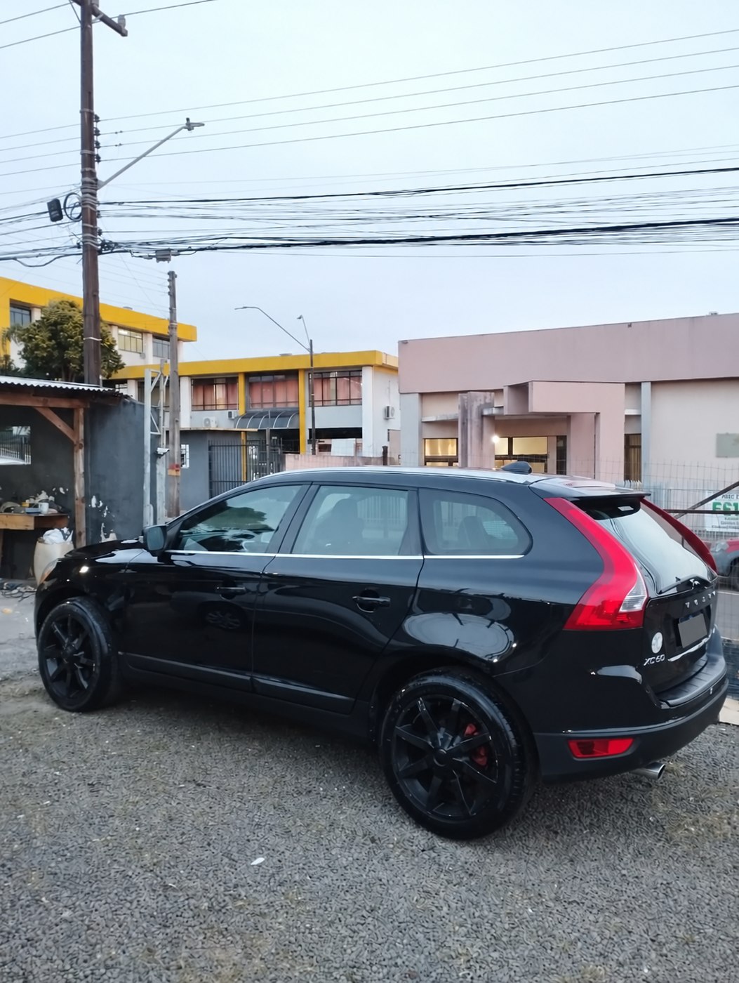 Volvo XC60 T6 — foto 3